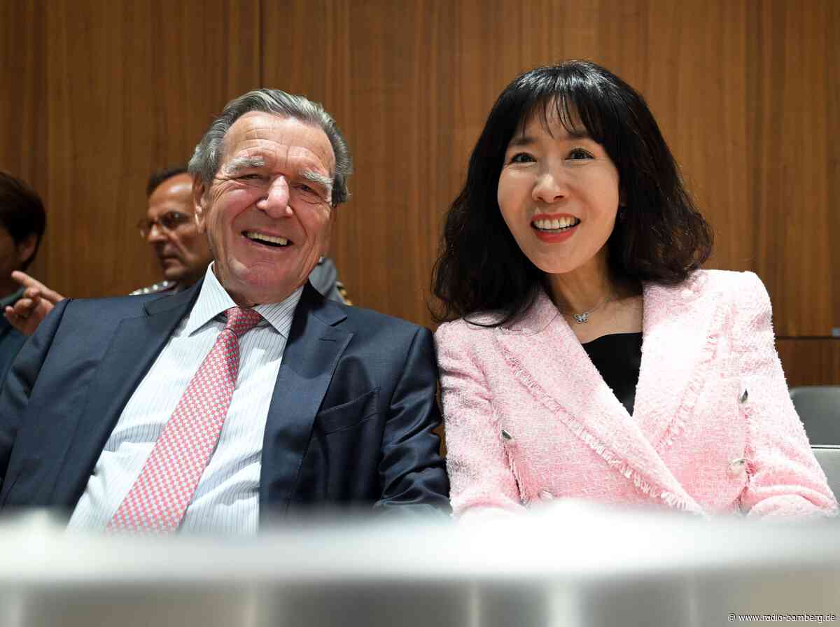 Schröder und Wulff bei Ministerpräsidenten-Wahl