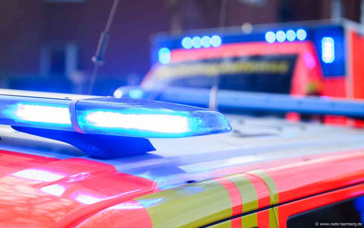 Angriff mit Kantholz auf Fahrbahn – Ein Toter und Verletzte