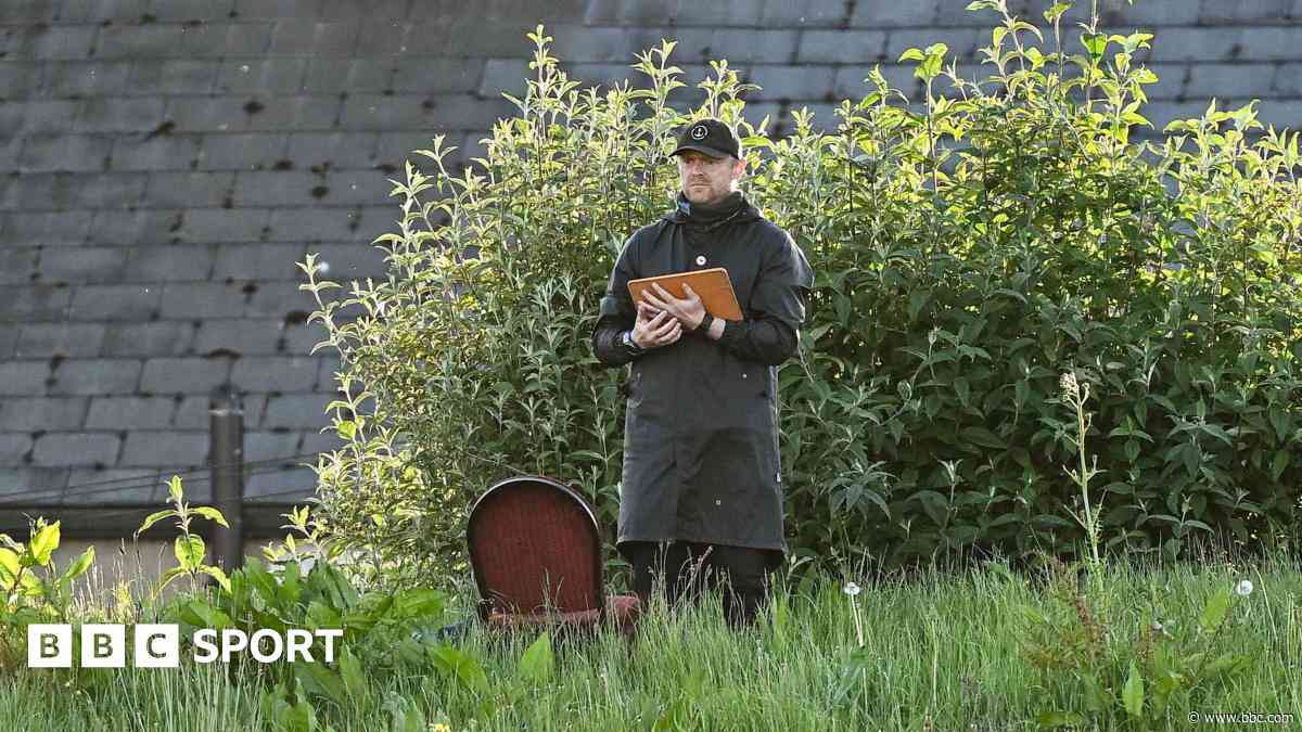 Duff says viral photo &#39;embarrassing&#39; for league