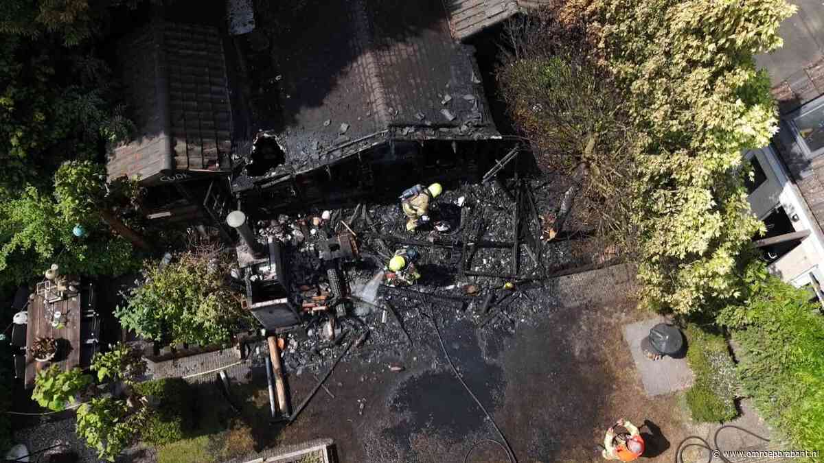 Complete wellness in tuinhuis verwoest door brand