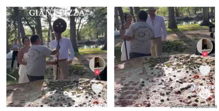 Il buffet del matrimonio? L’idea di due sposi: “Una pizza gigante da 2,5 metri, è stato uno spettacolo”
