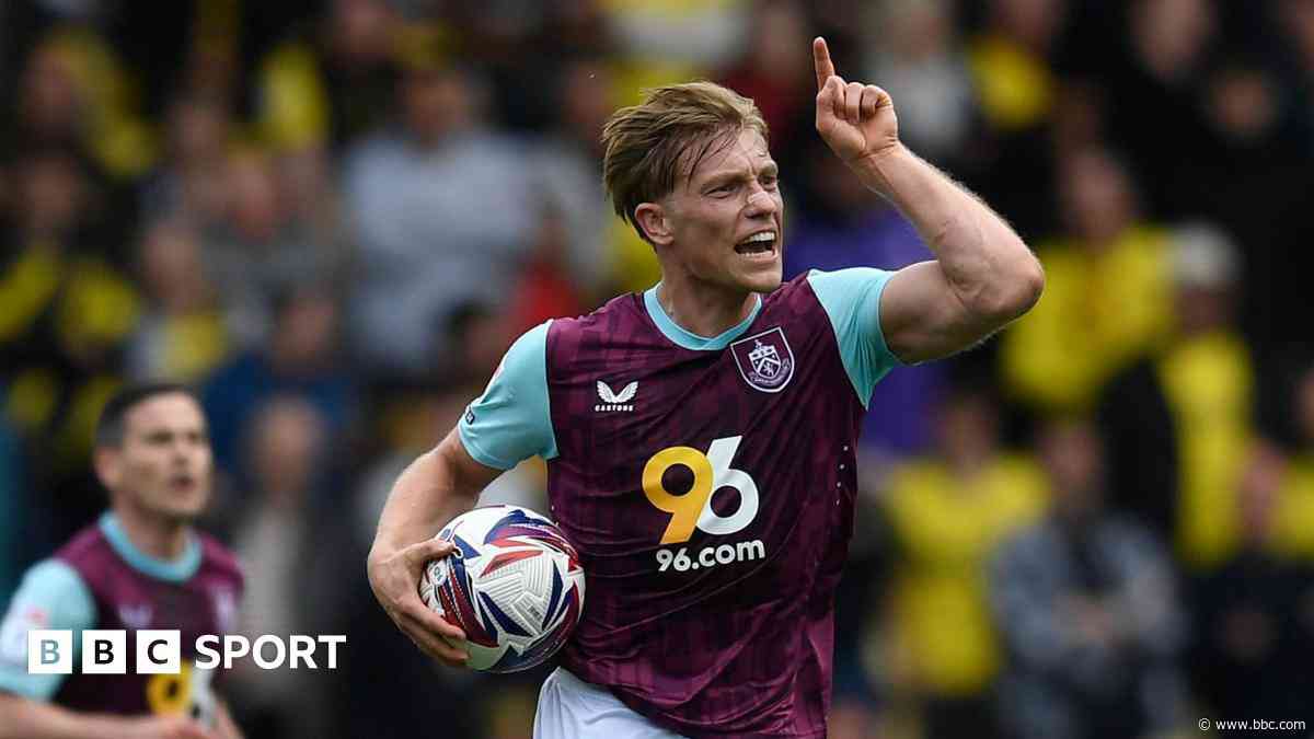 Forward Flemming completes Burnley move