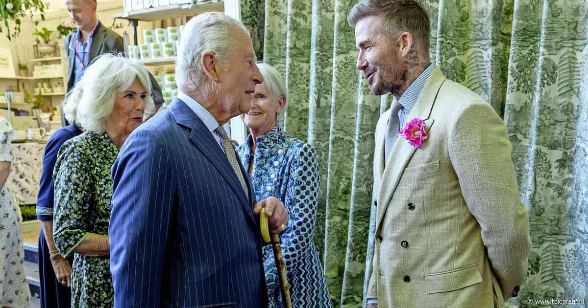 Familieruzie duurt voort: Brooklyn Beckham en vader David ondanks verblijf in Londen ‘míjlenver’ uit elkaar...
