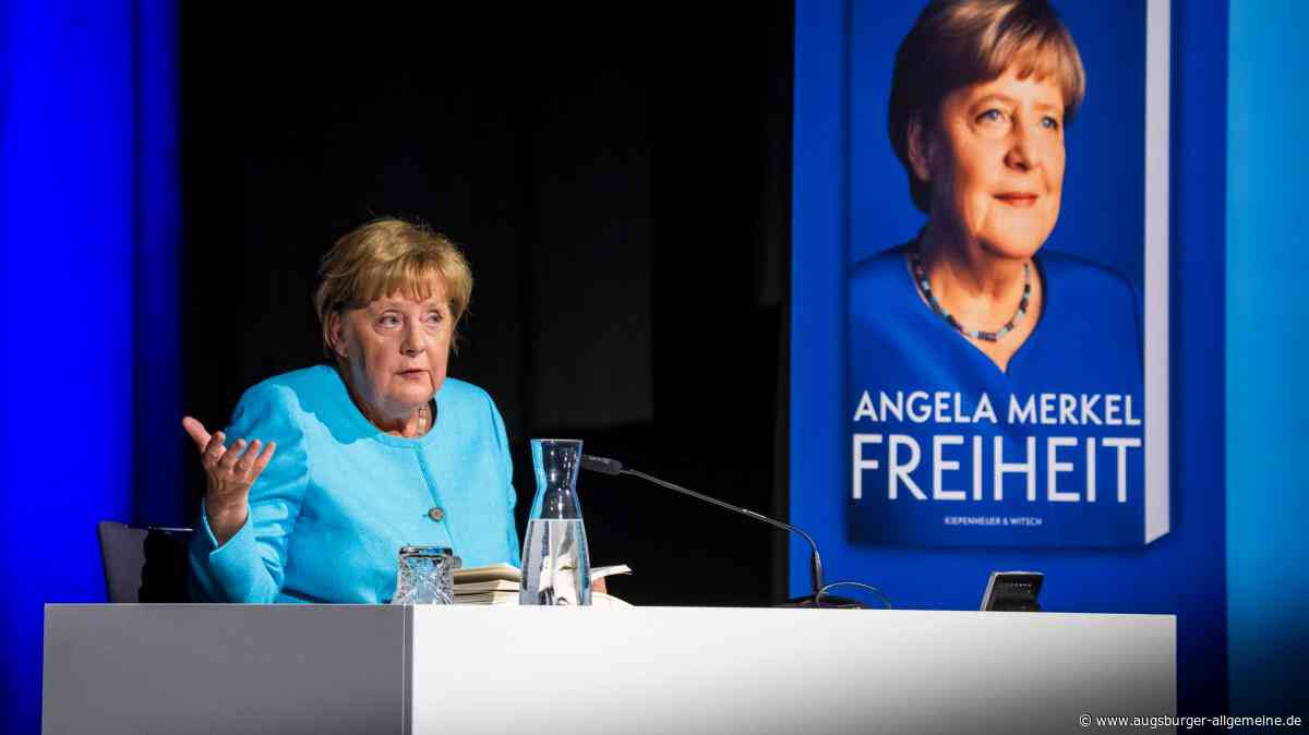 Angela Merkel in Neu-Ulm: Besucheransturm bei Lesung und Signierstunde
