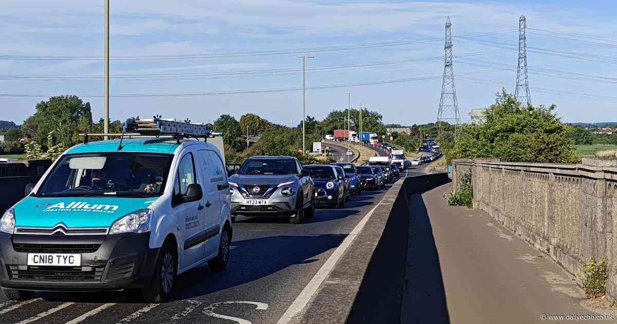 Workers 'narrow down' location of water leak after chaos