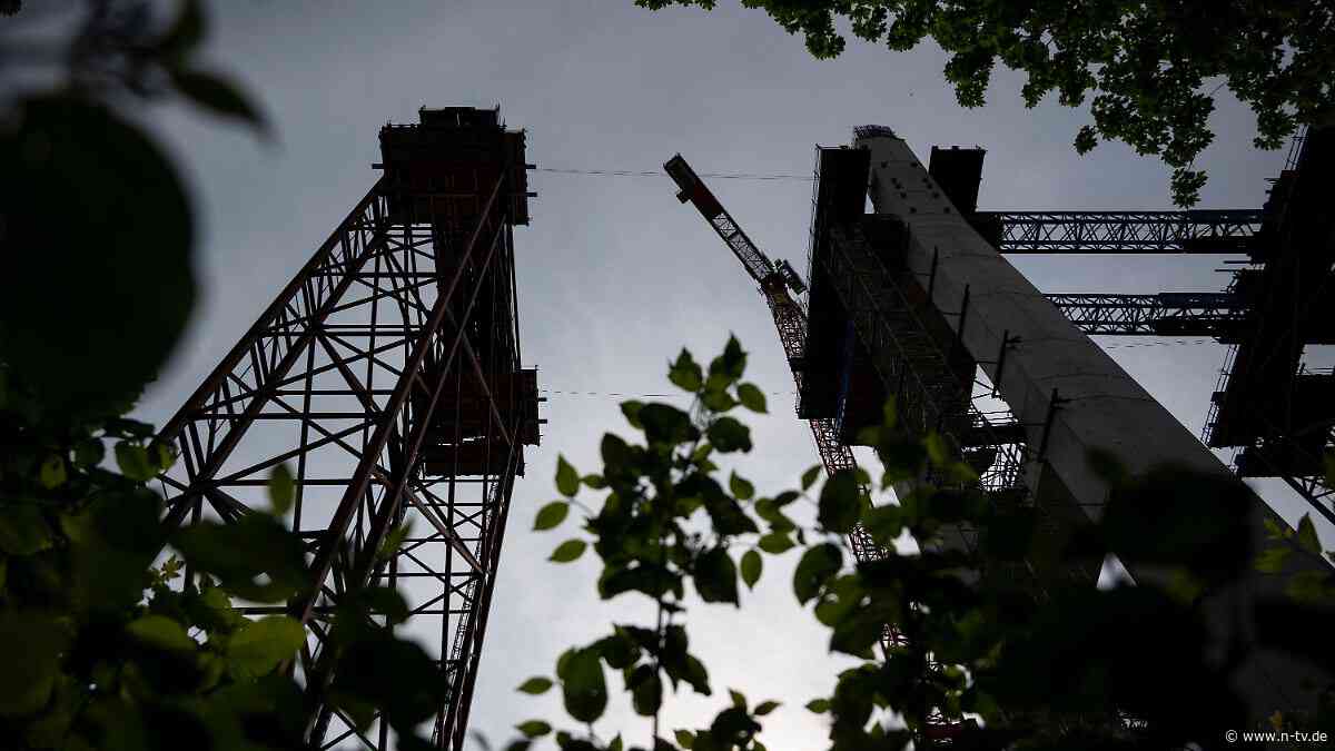 Drei Arbeiter starben: Gondelabsturz: Ermittler deuten Ursache an