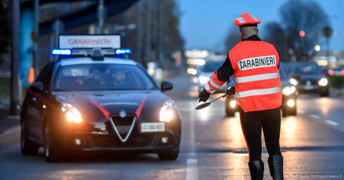 Fari abbaglianti per segnalare un posto di blocco delle Forze dell’Ordine? Si rischia una multa
