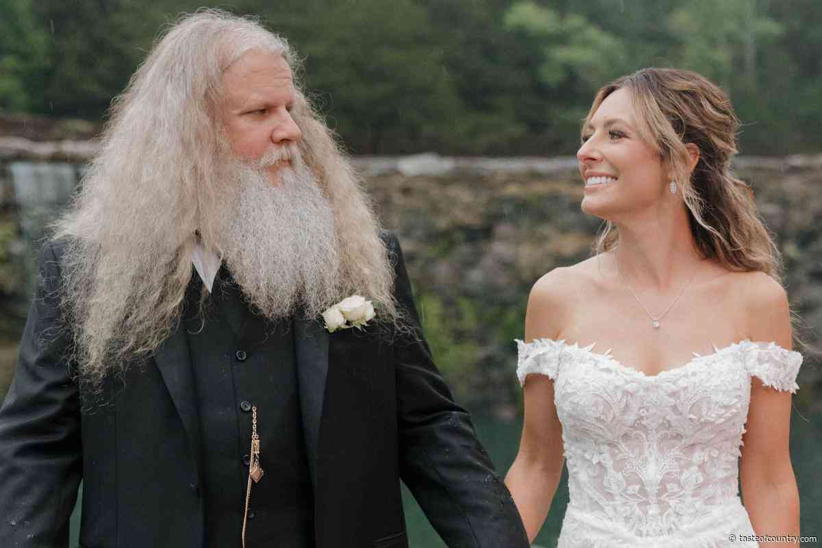 Jamey Johnson Marries Brittney Eakins in Tennessee Quarry Wedding