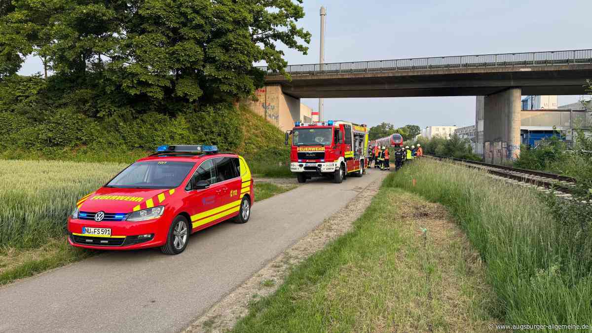 Hubschrauber nach Bahn-Unfall im Einsatz: Mann quert Gleise und wird von Zug erfasst