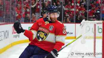 Panthers dominate in rout to seize 2-1 series lead