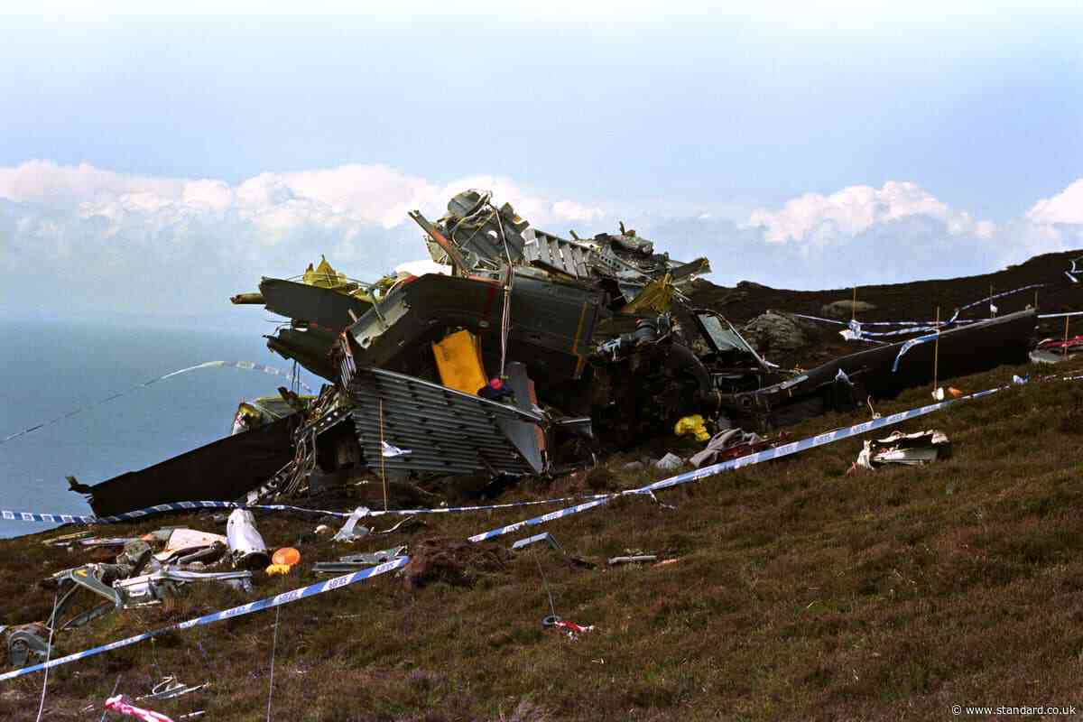 MoD ‘dishonest’ to call 1994 Chinook crash an accident, say families