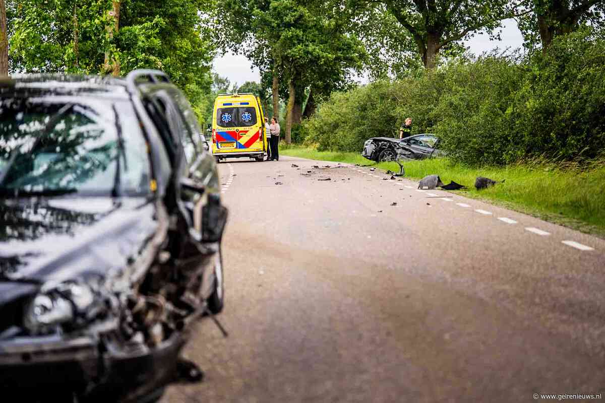 Flinke schade na frontale botsing in bocht