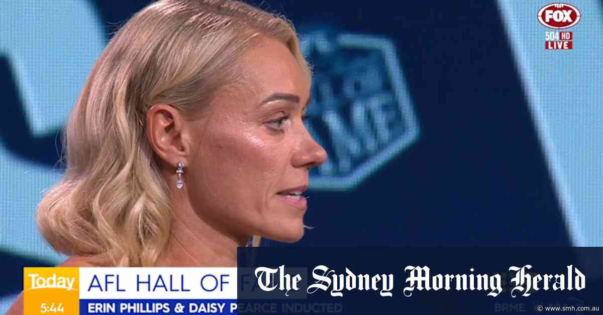 AFLW star leaves legendary dad in tears