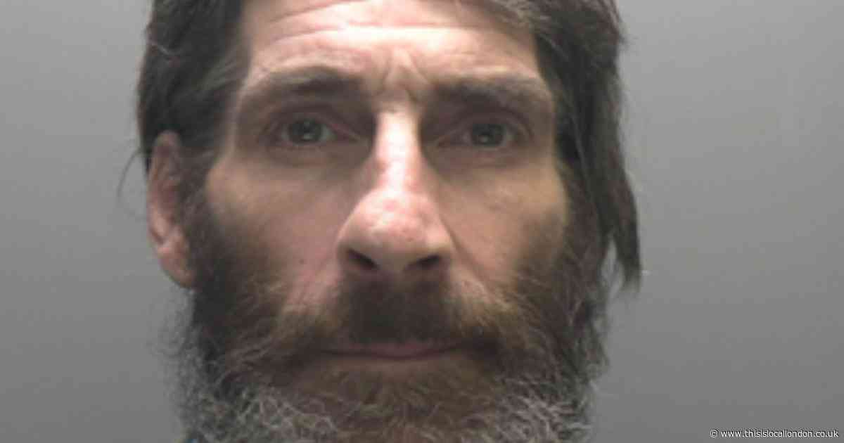 Prolific Tottenham thief stole bookshop goods worth £522
