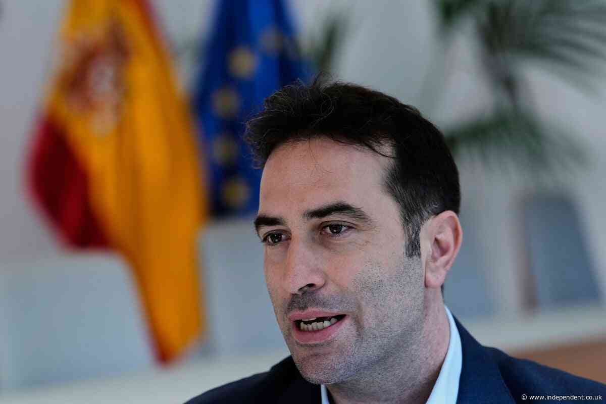 Spain's economy minister says 'overtourism' challenges need to be addressed
