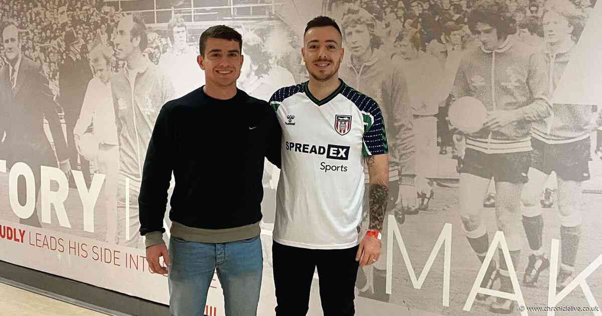 Hetton twins both diagnosed with testicular cancer within months aged in their 20s