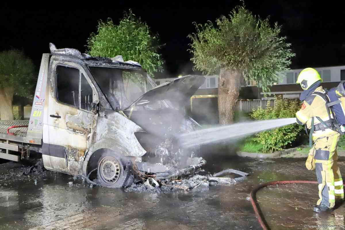 Cabine van autoambulance uitgebrand