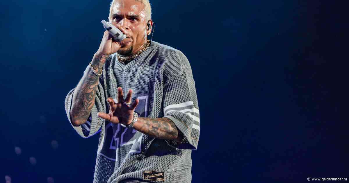 Chris Brown ontdekt Amsterdam ‘s nachts in zijn eentje: ‘Helpt me om normaal te voelen’