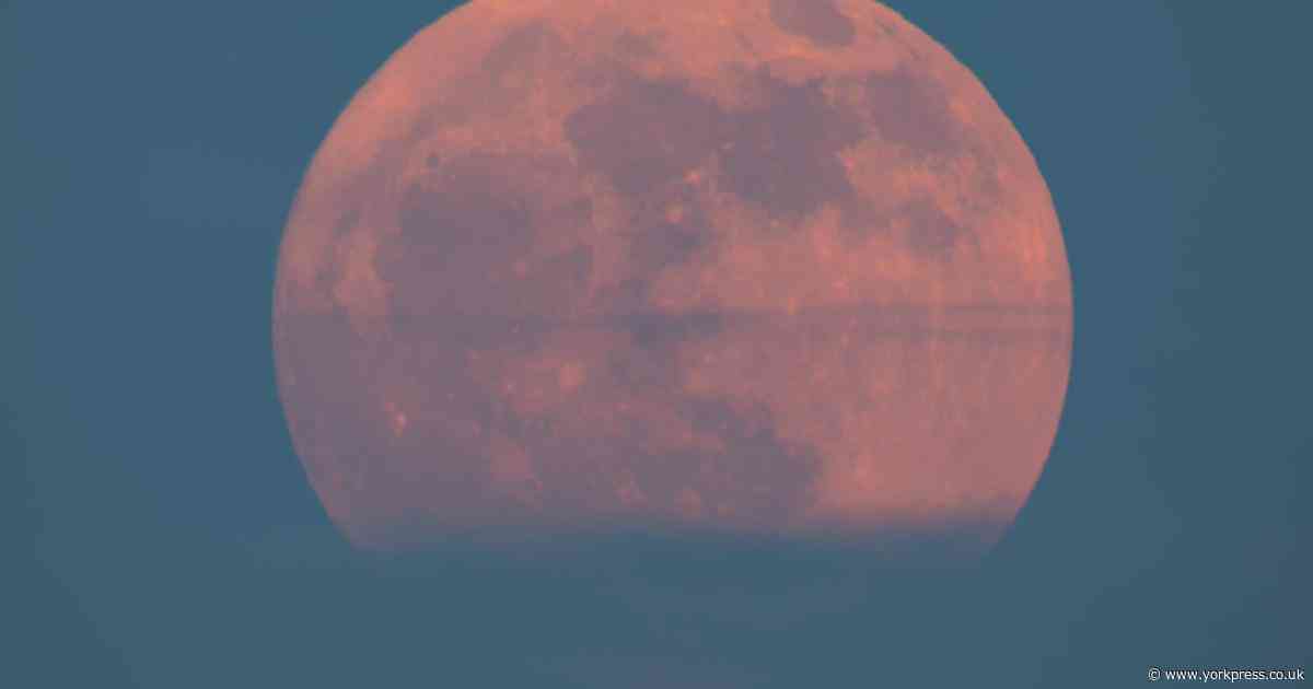 Rare full moon 'stuns' in UK skies - last chance to see Strawberry Moon today