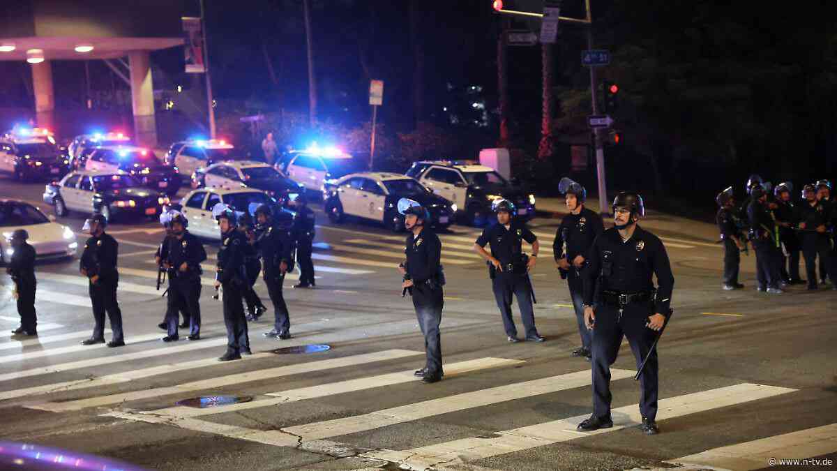 Zahlreiche Festnahmen: Polizei setzt Ausgangssperre in Los Angeles gewaltsam durch