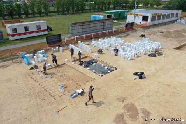 Voetbalveld geeft geheimen uit prehistorie prijs: “Oudste menselijke restanten zijn artefacten in vuursteen”