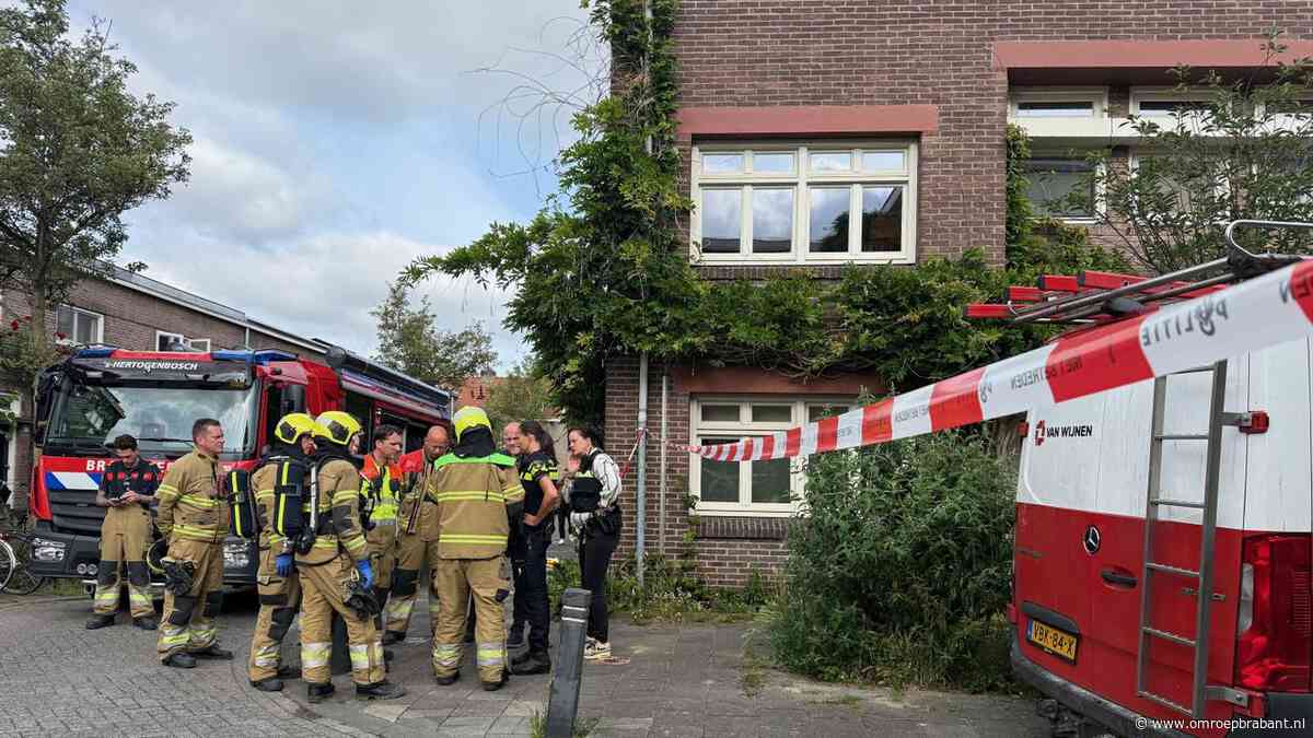 Hele straat afgesloten na melding gevaarlijke stof bij aanhouding