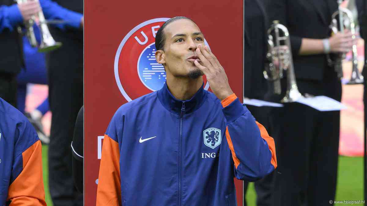Virgil van Dijk filmt speciaal moment met zijn vier kinderen op voor hem heilig Gronings gras