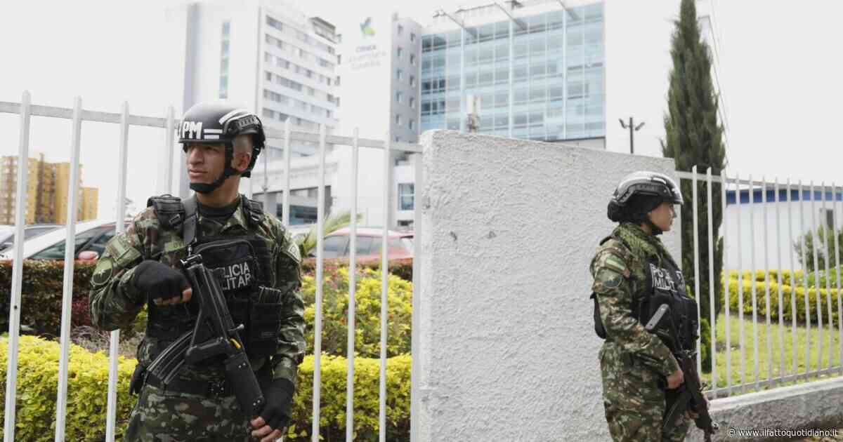 Colombia, attentati delle ex-Farc alle stazioni di polizia. Procura: “Vogliono destabilizzare il Paese”