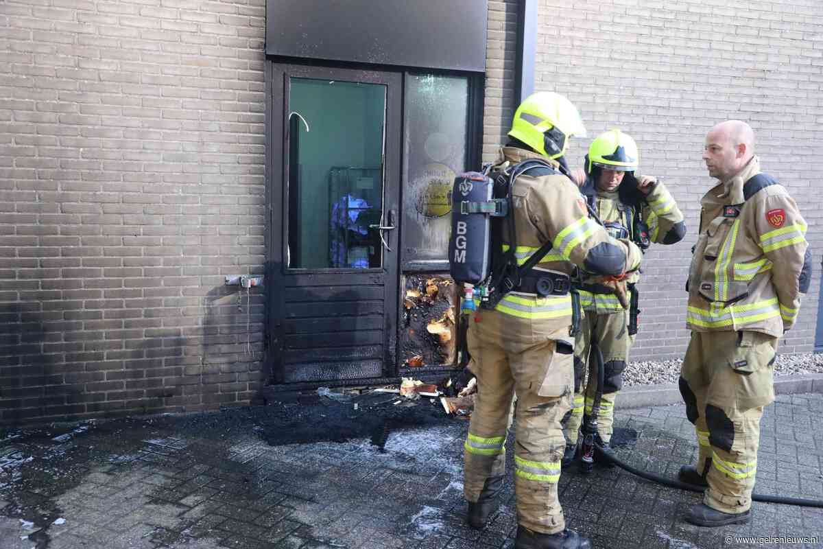 Brand ontdekt bij transportbedrijf in Barneveld, vermoedelijk aangestoken