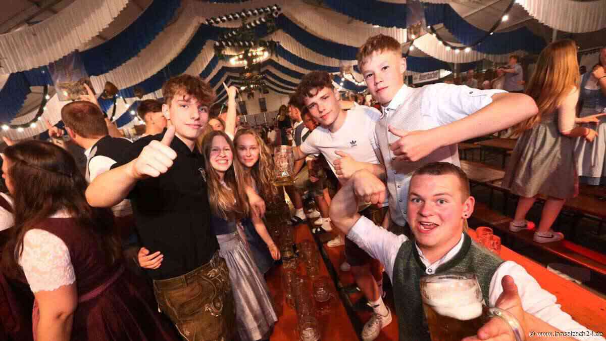 Super gefeiert mit den Bergdachsen – Partystimmung auf dem Neumarkter Volksfest