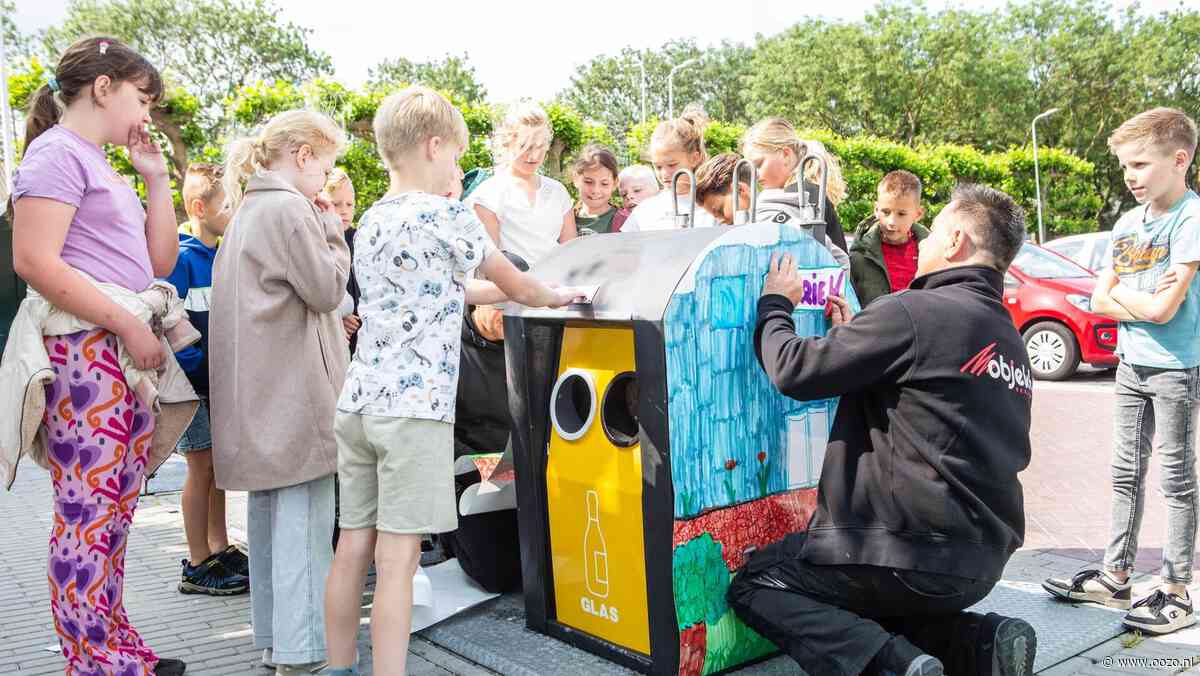Leerlingen Bethelschool geven containers kleur