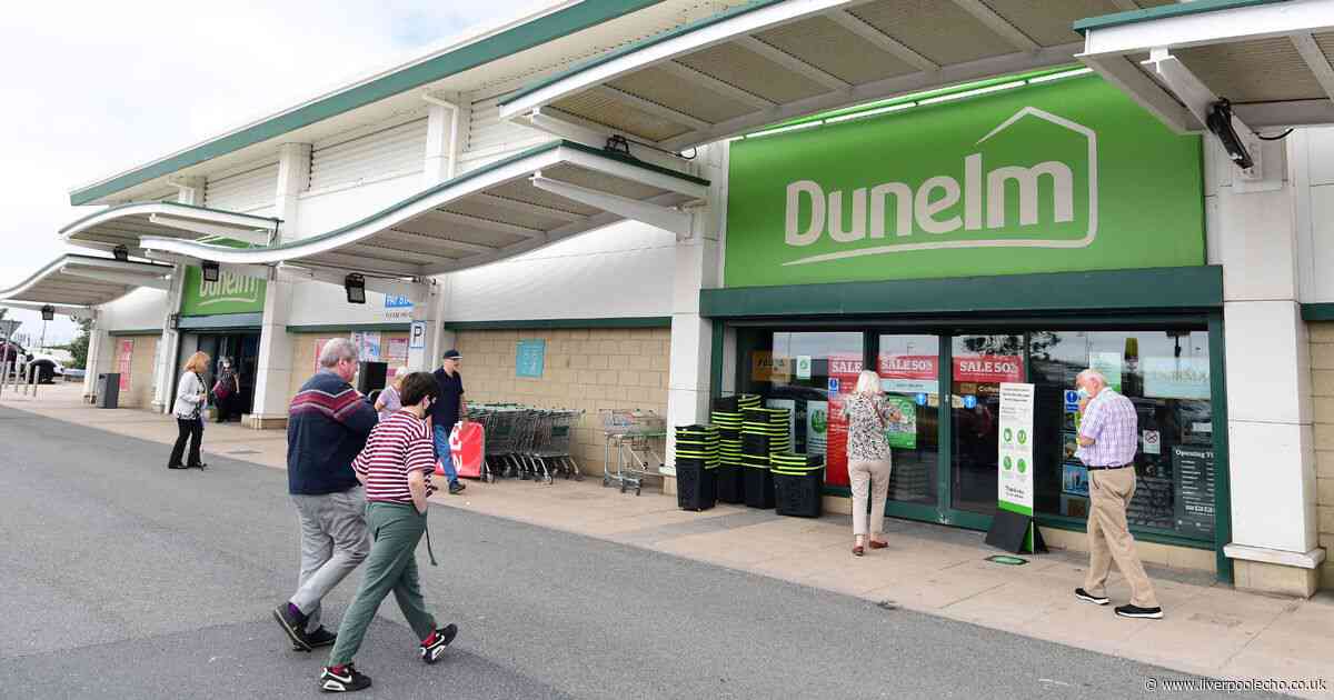 Dunelm shoppers buying multiple 'sumptuous' reduced to clear rugs
