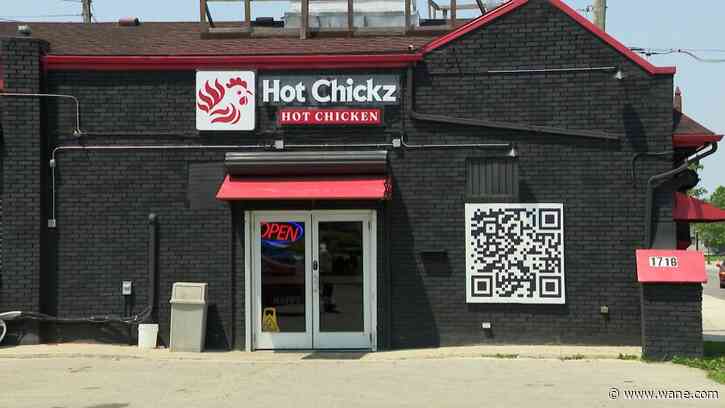 'Hot Chickz' brings chicken lovers to southeast Fort Wayne