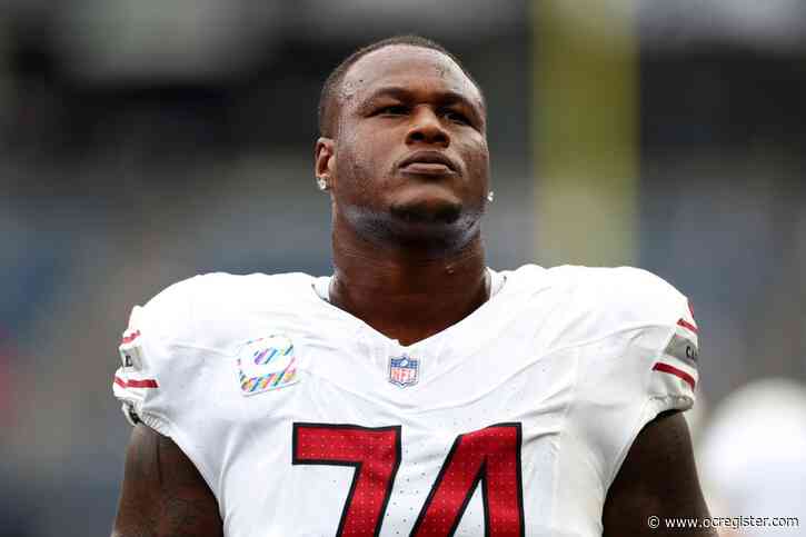 Rams sign veteran OT D.J. Humphries to 1-year deal