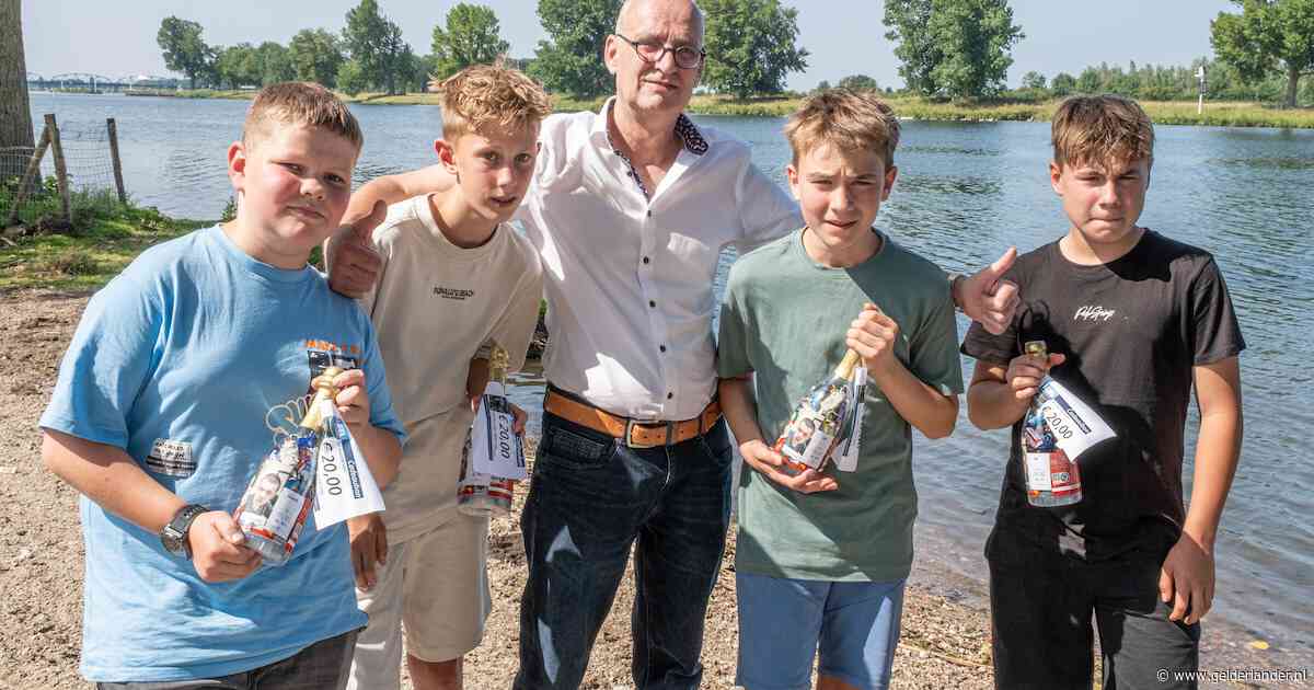 Vier jonge helden redden gehandicapte Björn (17) uit de Maas: ‘Ik dacht: het maakt niet uit dat hij anders is, ik moet hem gewoon helpen’