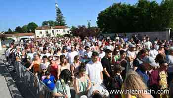 Une foule pour la marche blanche à Nogent en hommage à Mélanie la surveillante tuée par Quentin, collégien de 14 ans