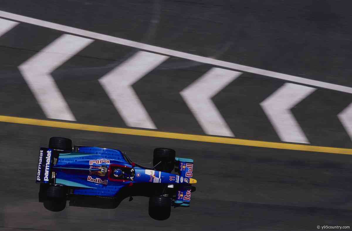 50 Classic Formula 1 Photos From 75 Years of Racing Action