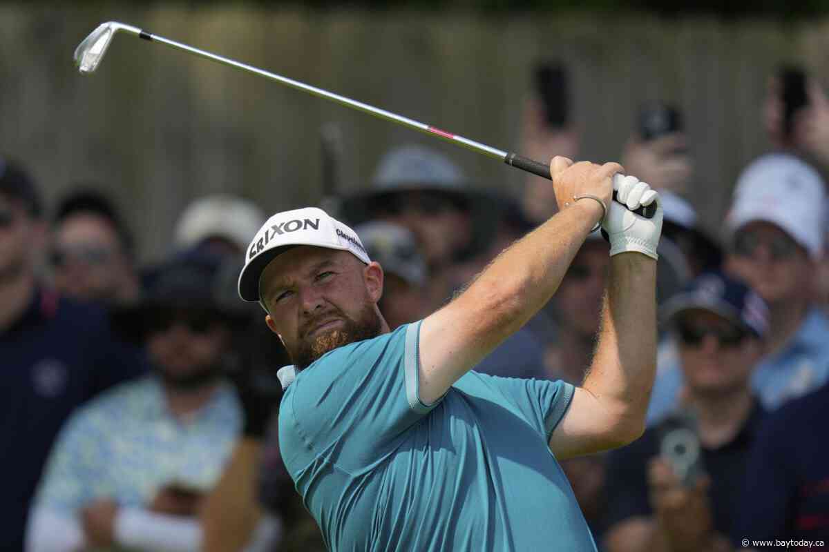 A US Open oops for Lowry, who gets a penalty after picking up his ball but forgetting to mark