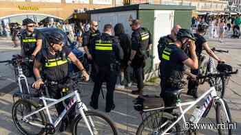 Politie houdt tien mensen aan in Scheveningen