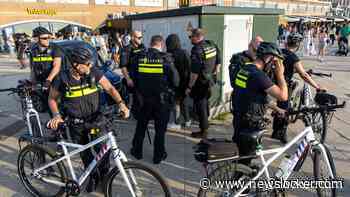 Politie houdt tien mensen aan in Scheveningen