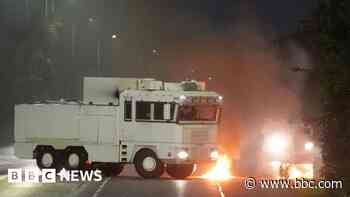 Water cannon used against Northern Ireland rioters