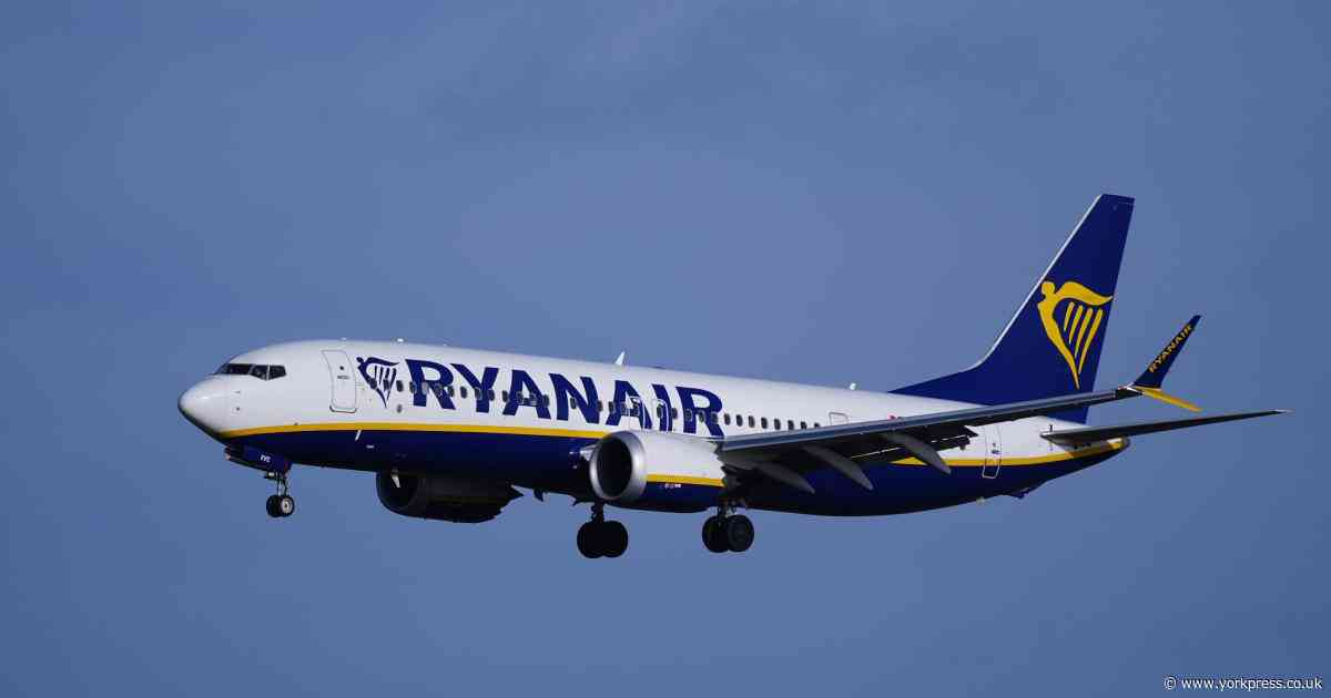 Passengers praise Ryanair's £500 minimum fine for 'unruly' travellers