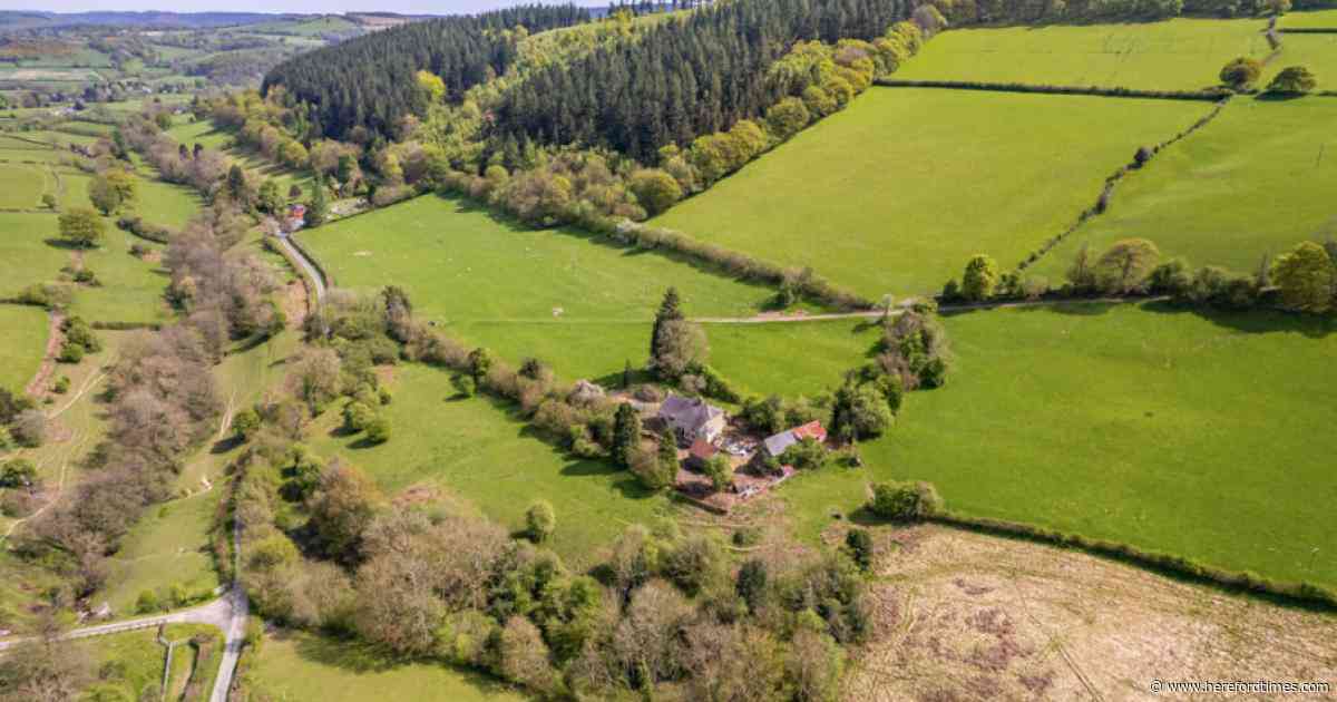 Farmhouse with 4 acres for sale at just £350,000
