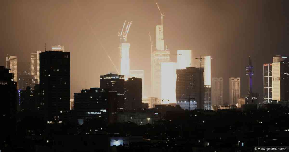 LIVE Midden-Oosten | Opnieuw nachtelijke aanvallen Israël en Iran: drie doden nabij Tel Aviv, brand op luchthaven Teheran