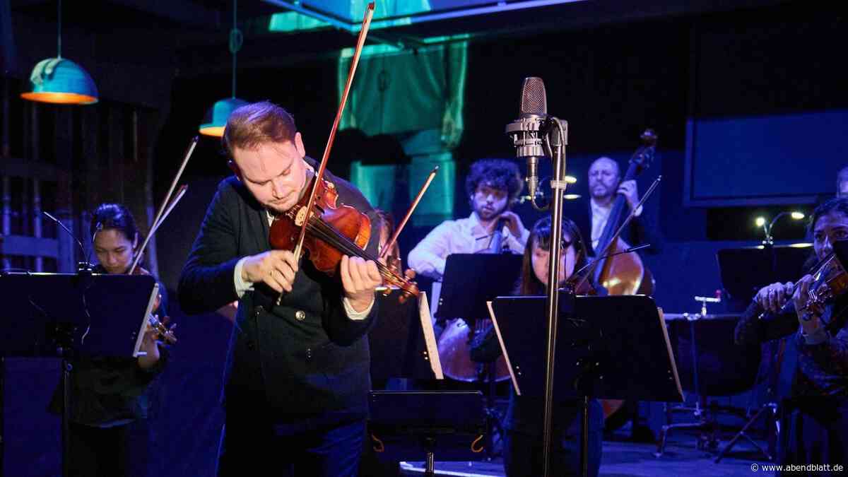 Im Hamburger Hafen: Klassisches Konzert mit Avataren