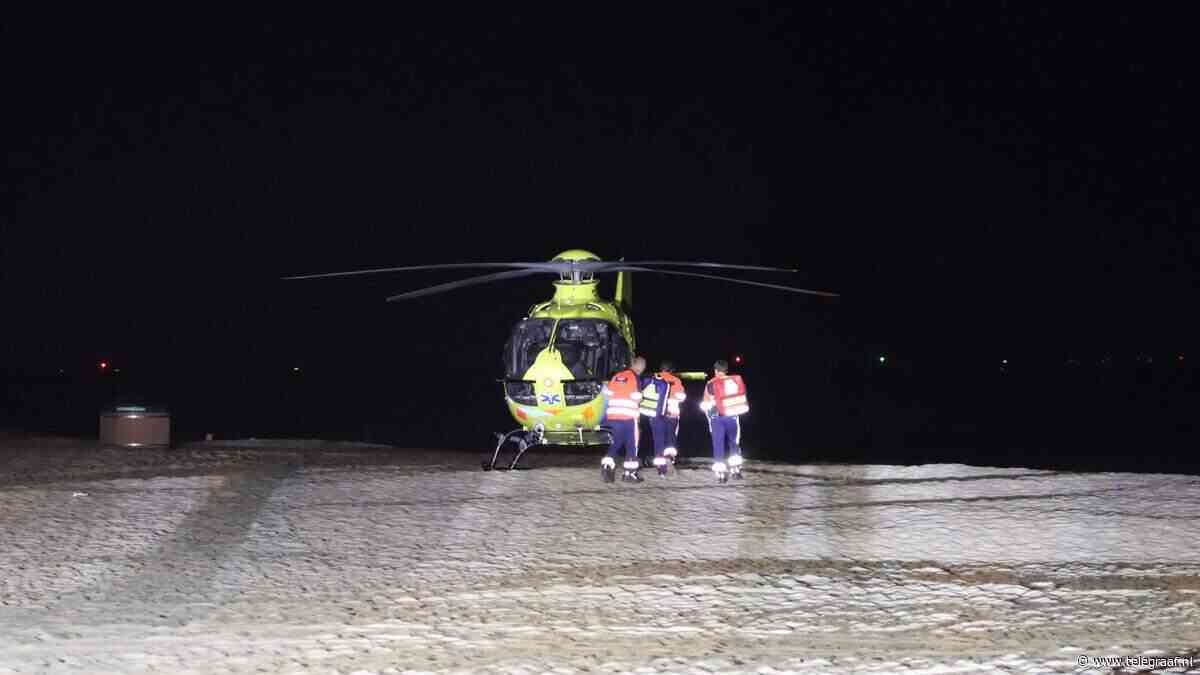 Twee mannen met mes gestoken op strand van Wijk aan Zee, verdachte aangehouden