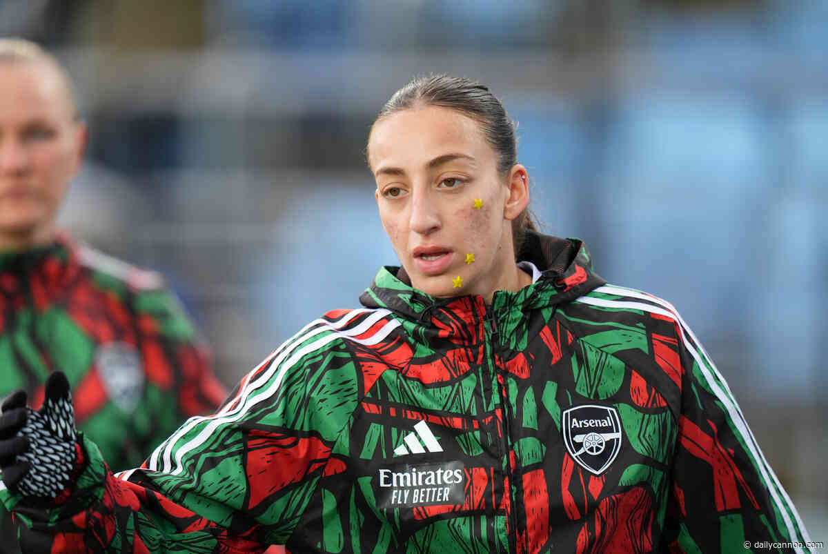 Arsenal forward undergoes foot surgery