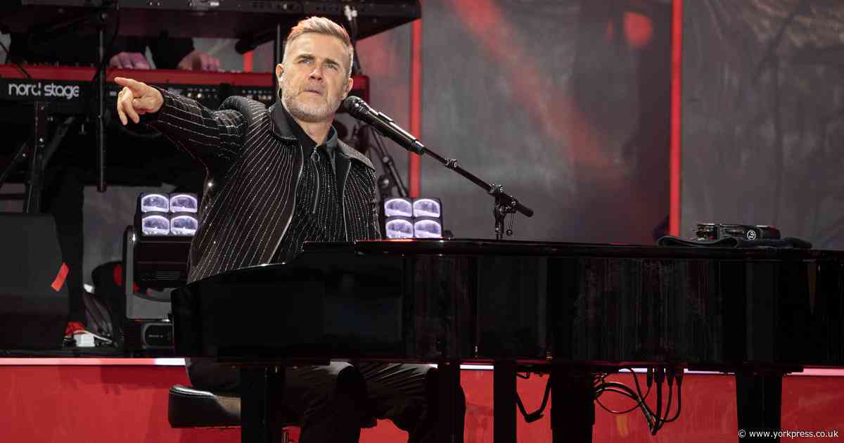 'Entertainment masterclass from genuine showman' - star delivers hit after hit