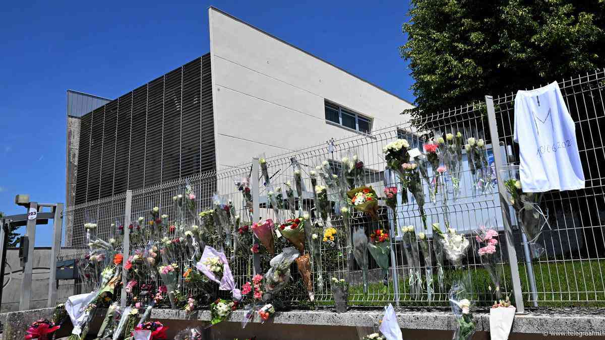 Woede om dood onderwijsassistente (31) op Franse school door 14-jarige met mes: ’Geweldsepidemie’