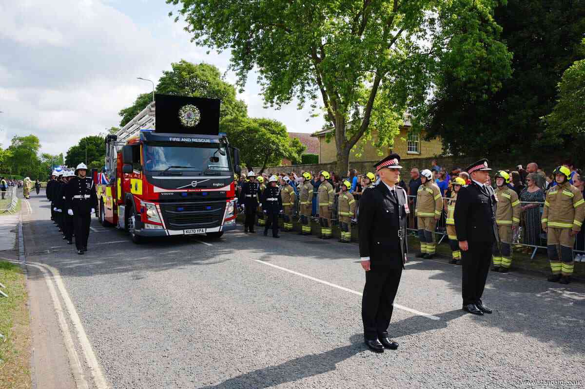 Hundreds line streets to pay tribute to firefighter Jennie Logan